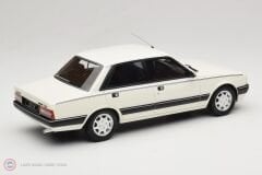 1:18 OTTO 1989 Peugeot 505 V6