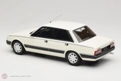 1:18 OTTO 1989 Peugeot 505 V6