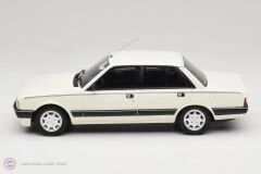 1:18 OTTO 1989 Peugeot 505 V6