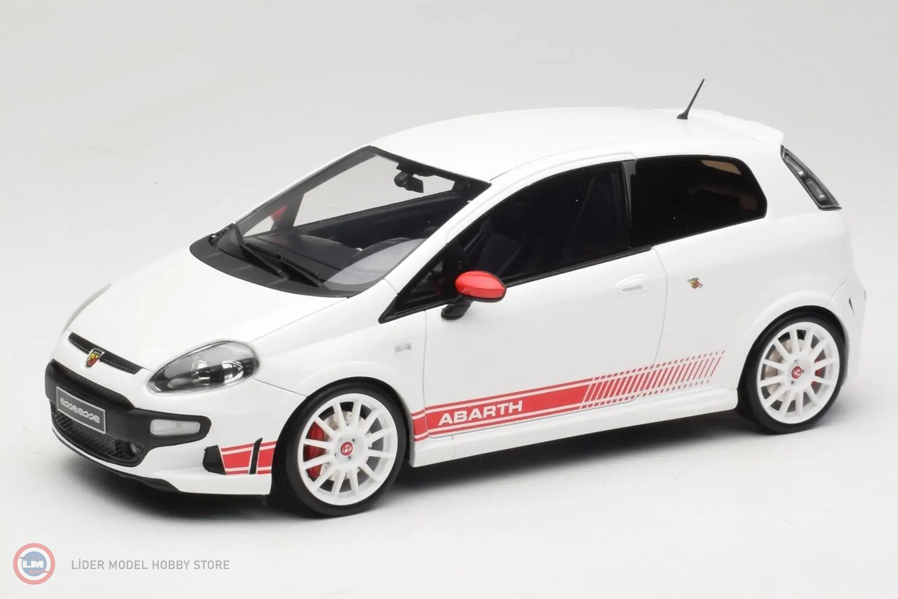 1:18 OTTO 2010 Fiat Punto Abarth Eseesse