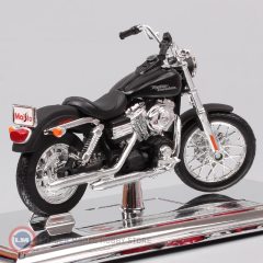 1:18 2006 Harley Davidson Dyna Street Bob