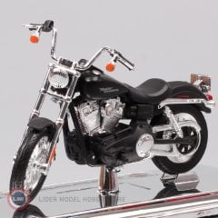 1:18 2006 Harley Davidson Dyna Street Bob