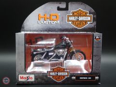 1:18 2006 Harley Davidson Dyna Street Bob