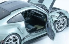 1:18 Minichamps 2023 Porsche  911 992 GT3 RS COUPE