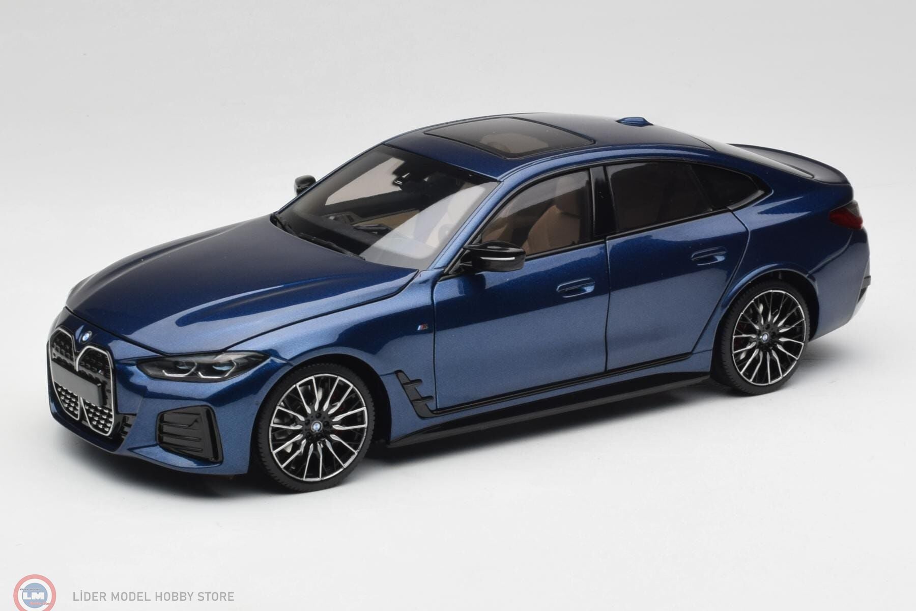 1:18 Minichamps 2022 BMW i4 M50 / Portimao Blue