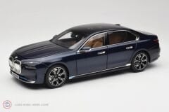 1:18 Minichamps 2022 BMW i7 G70