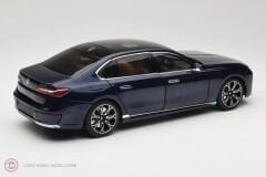 1:18 Minichamps 2022 BMW i7 G70