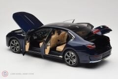 1:18 Minichamps 2022 BMW i7 G70