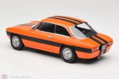 1:18 Norev 1973 Alfa Romeo 2000 GTV