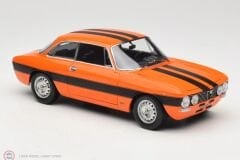 1:18 Norev 1973 Alfa Romeo 2000 GTV