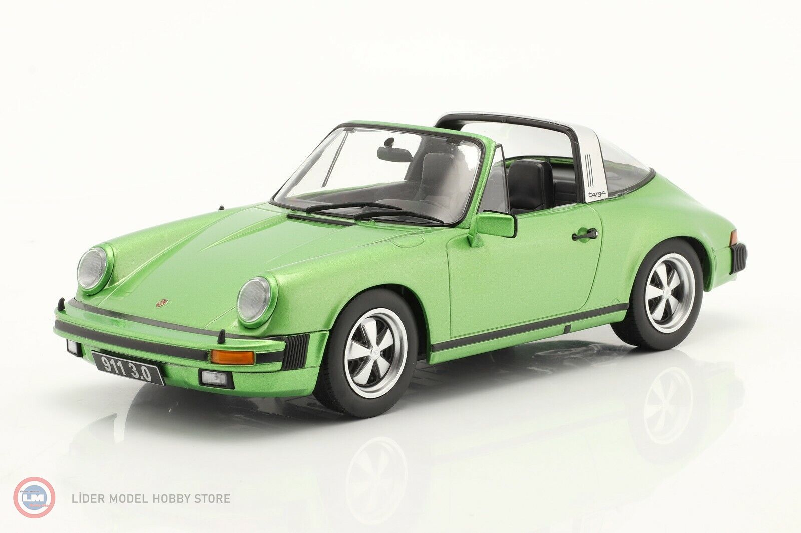 1:18 1977 Porsche 911 Carrera 3.0 Targa