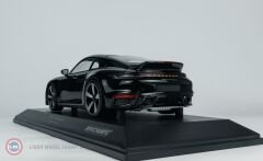 1:18 Minichamps 2022 Porsche 911 (992) SPORT CLASSIC