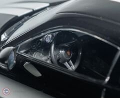 1:18 Minichamps 2022 Porsche 911 (992) SPORT CLASSIC