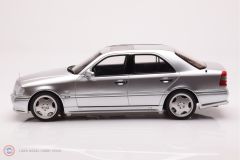 1:18 1990 Mercedes Benz C36 AMG W202