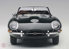 1:18 Autoart 1961 Jaguar E-Type Roadster Series I 3.8 Signature