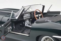 1:18 Autoart 1961 Jaguar E-Type Roadster Series I 3.8