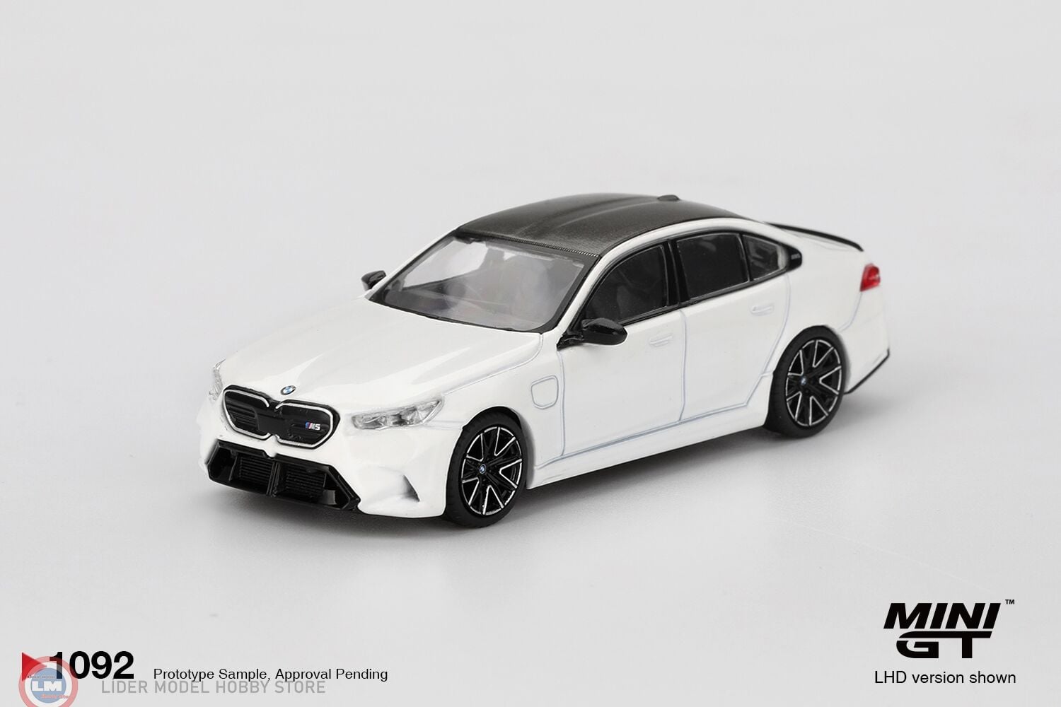 1:64 Mini GT BMW M5 Alpine White