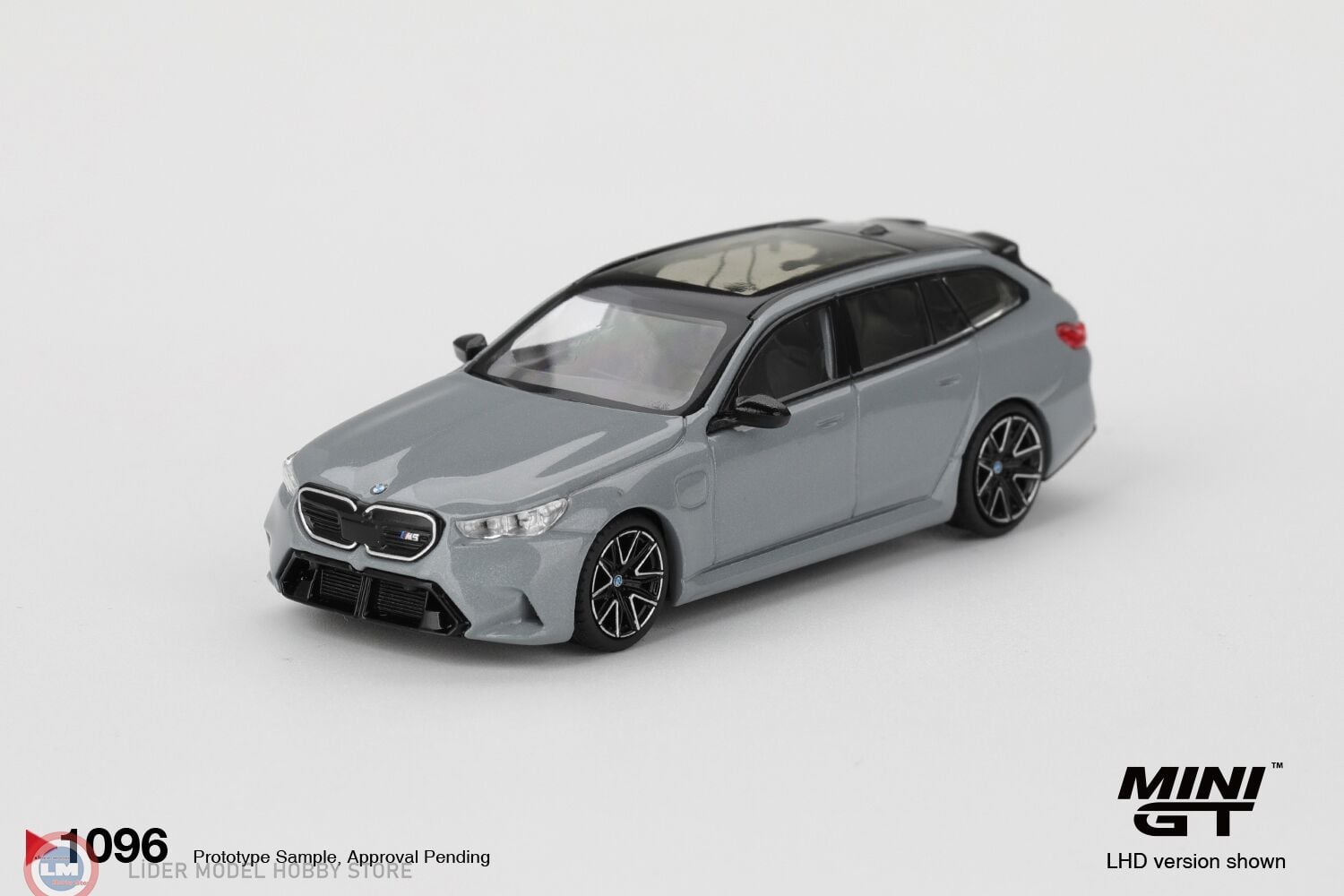 1:64 Mini GT BMW M5 Touring Brooklyn Grey Metallic