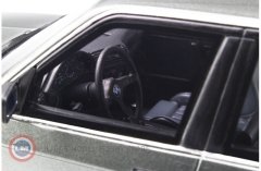 1:18 1988 BMW E30 325i Sedan