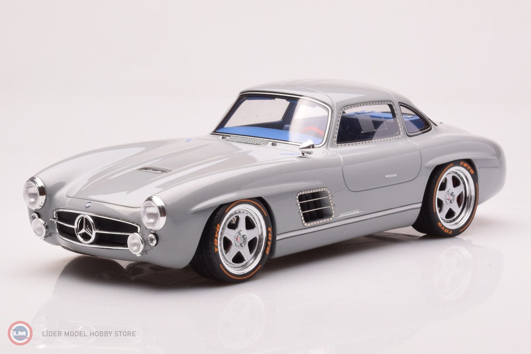 1/18 GTスピリット　　　S-クラブ　メルセデスガルウイング GT Spirit - 1:18 2021 Mercedes Benz 300 SL Gullwing by S-Klub