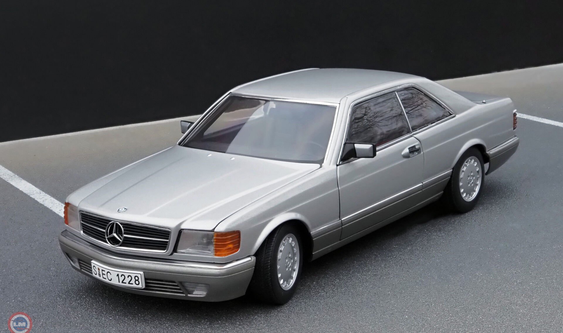 1:18 Autoart 1986 Mercedes Benz 500 SEC Coupe C126