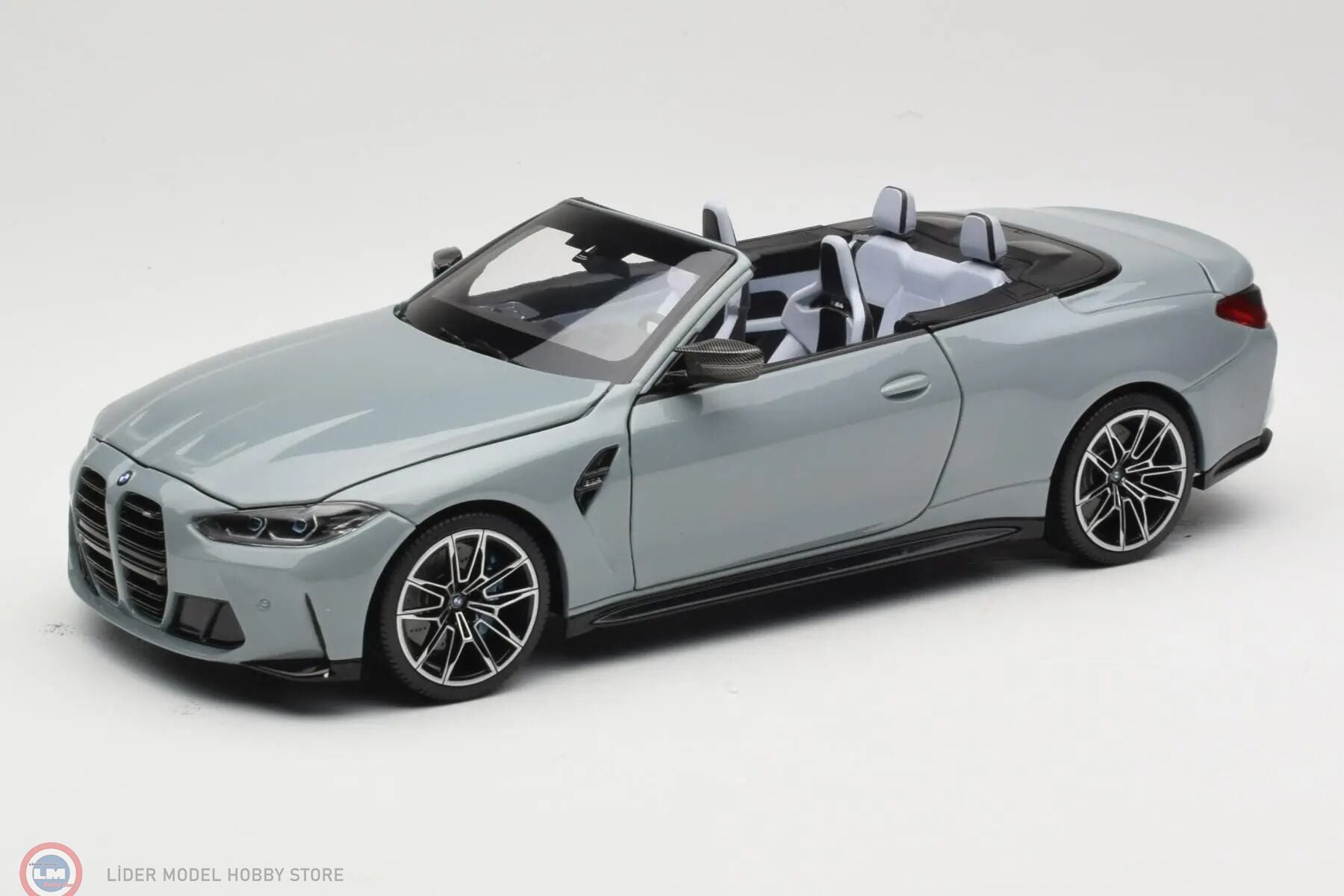 1:18 Minichamps 2020 BMW M4 Cabriolet Grey