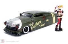 1:24 Jada 1951 Mercury Harley Quinn including Harley Quinn figure