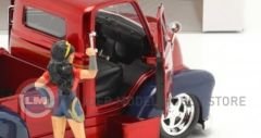 1:24 Jada 1952 Chevrolet COE Pickup Wonder Woman including Wonder Woman figure