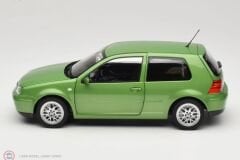 1:18 Norev 1998 Volkswagen Golf 4 GTI Cosmic Green