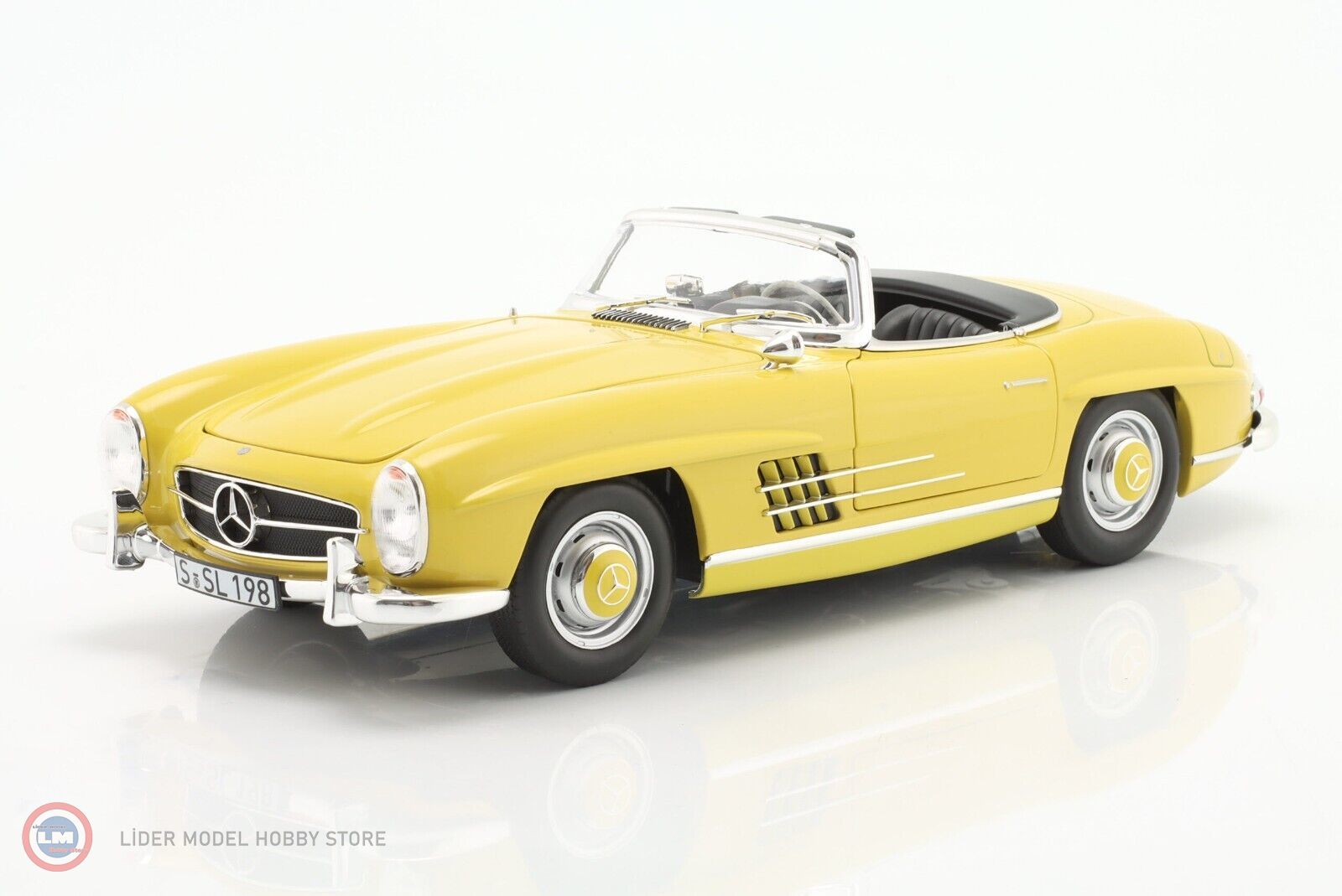 1:18 1957 Mercedes Benz SL Class 300 SL Roadster Spider W198