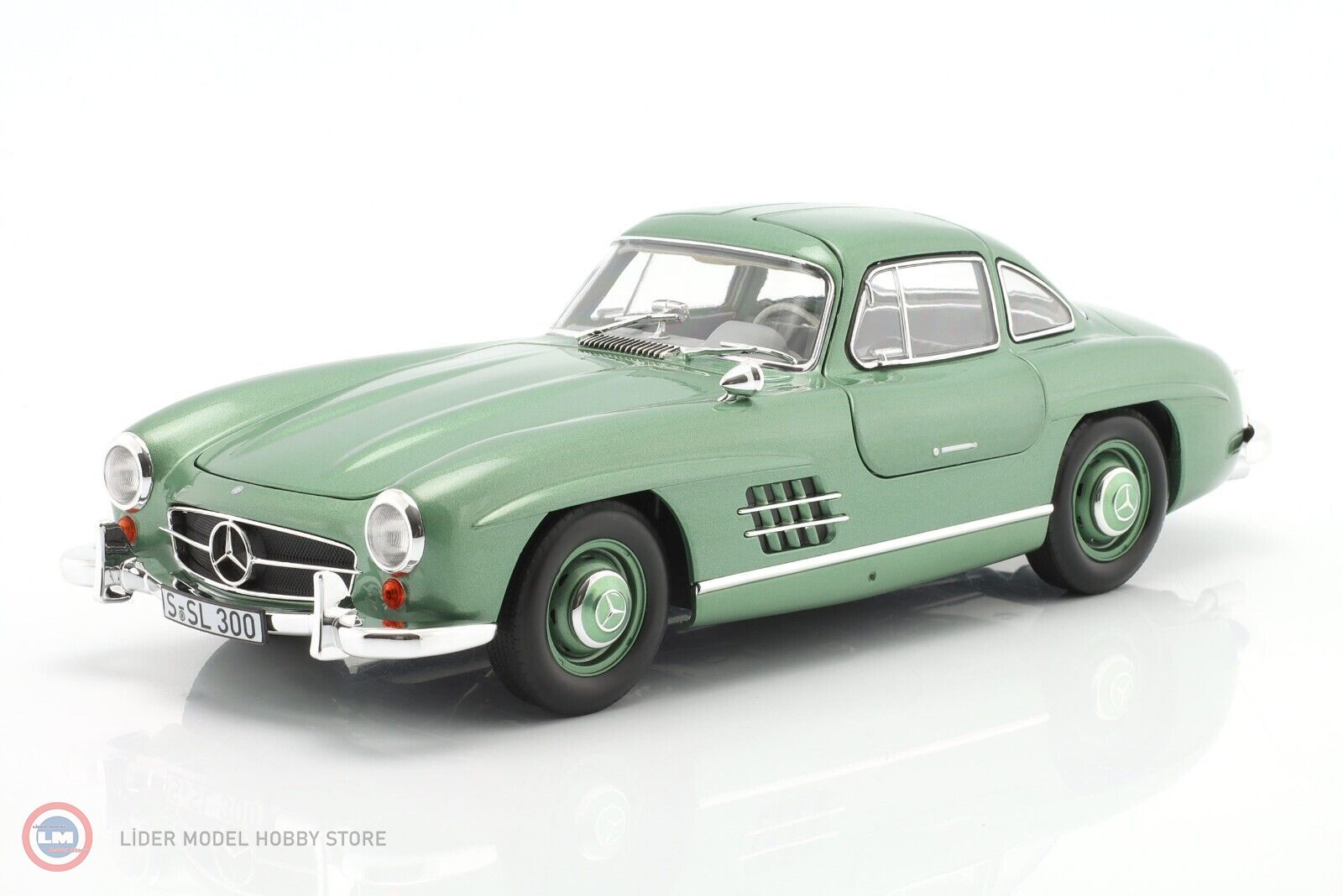 1:18 1955 Mercedes Benz 300 SL Coupe Gullwing W198