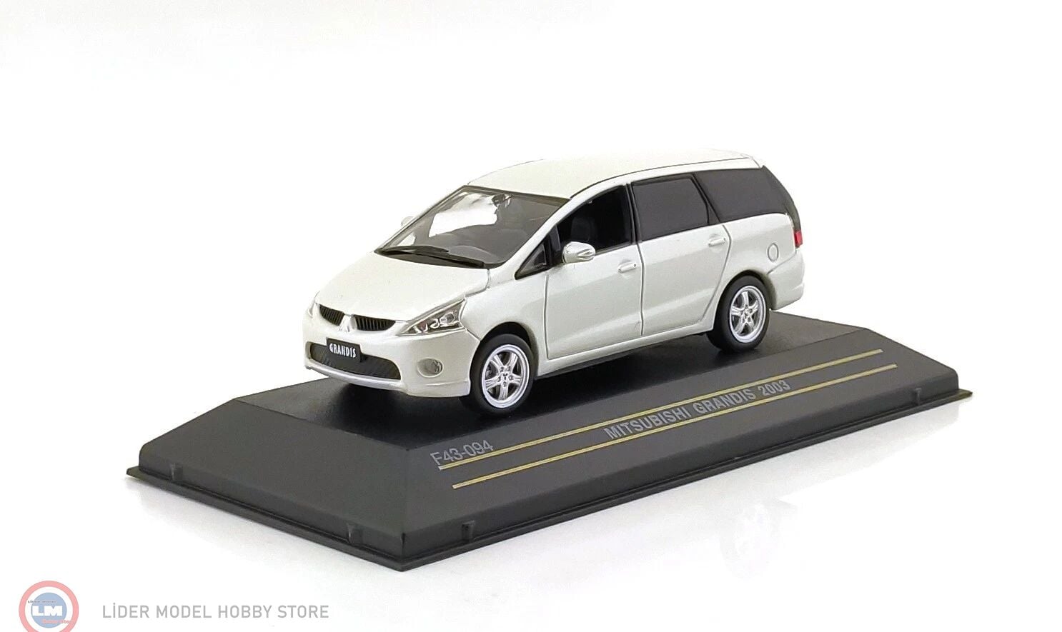 1:43 FIRST43 2003 Mitshubishi Grandis