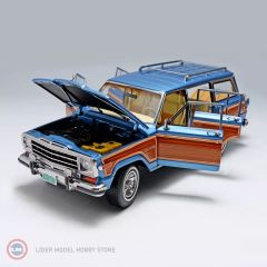 1:18 Jeep GRAND WAGONEER 1989 - Light Blue / Vanilla & Wood Panels