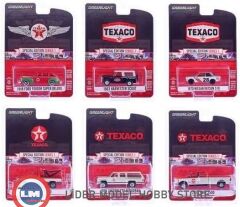 1:64 Greenlight 1988 Ford F-250 with Drop-In Tow Hook Pickup