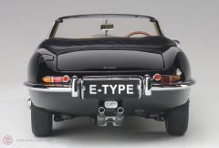 1:18 1961  Jaguar E-Type Roadster Series I 3.8
