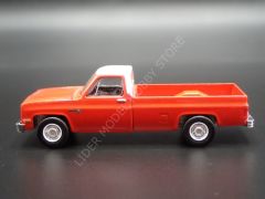 1:64 1984 GMC Sierra 2500 Pickup
