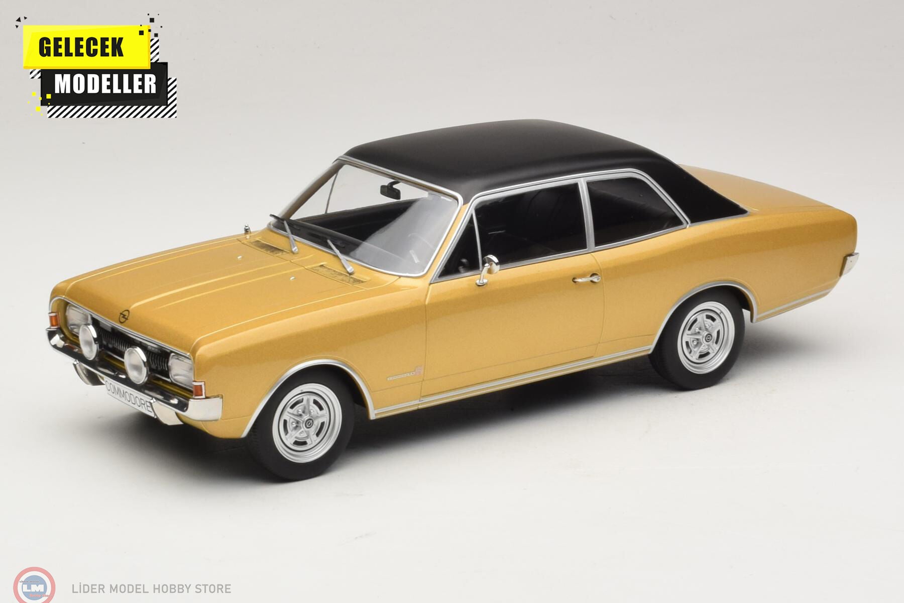 1:18 MCG 1967 Opel Commodore A