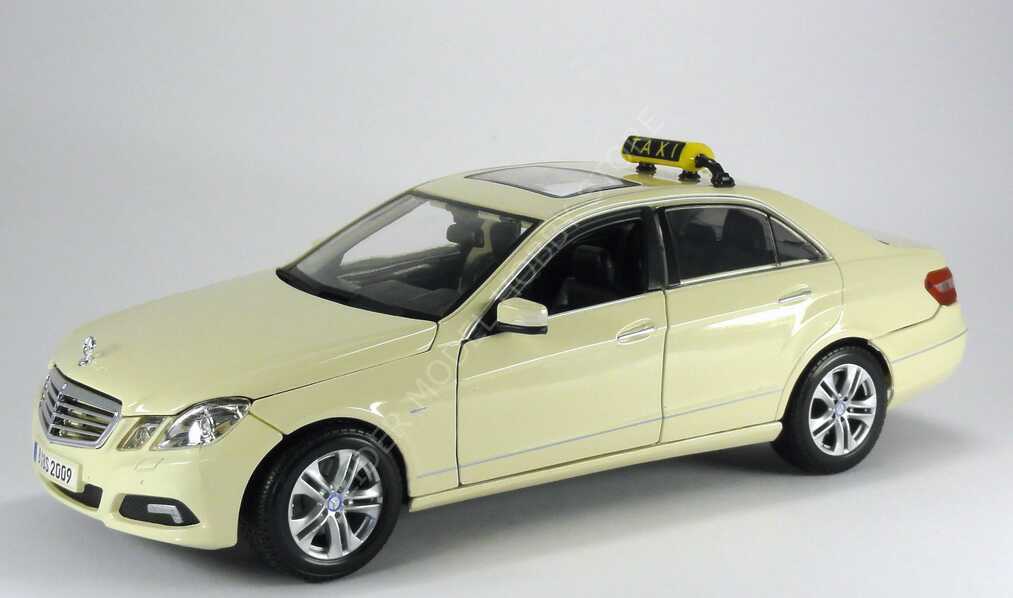 1:18 2010 Mercedes Benz E Class E350 C207 Taxi