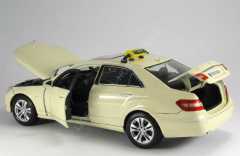 1:18 2010 Mercedes Benz E Class E350 C207 Taxi