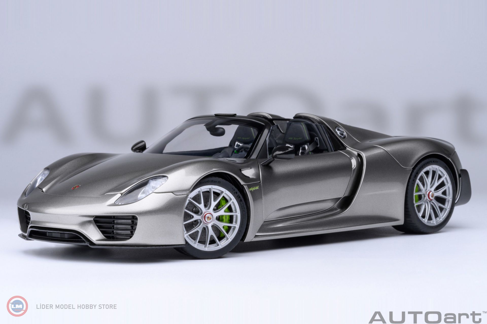 1:18 Porsche 918 Spyder 2013 silver WEISSACH PACKAGE