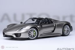 1:18 Porsche 918 Spyder 2013 silver WEISSACH PACKAGE
