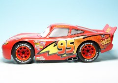 1:18 Disney Cars Lighting McQueen #95