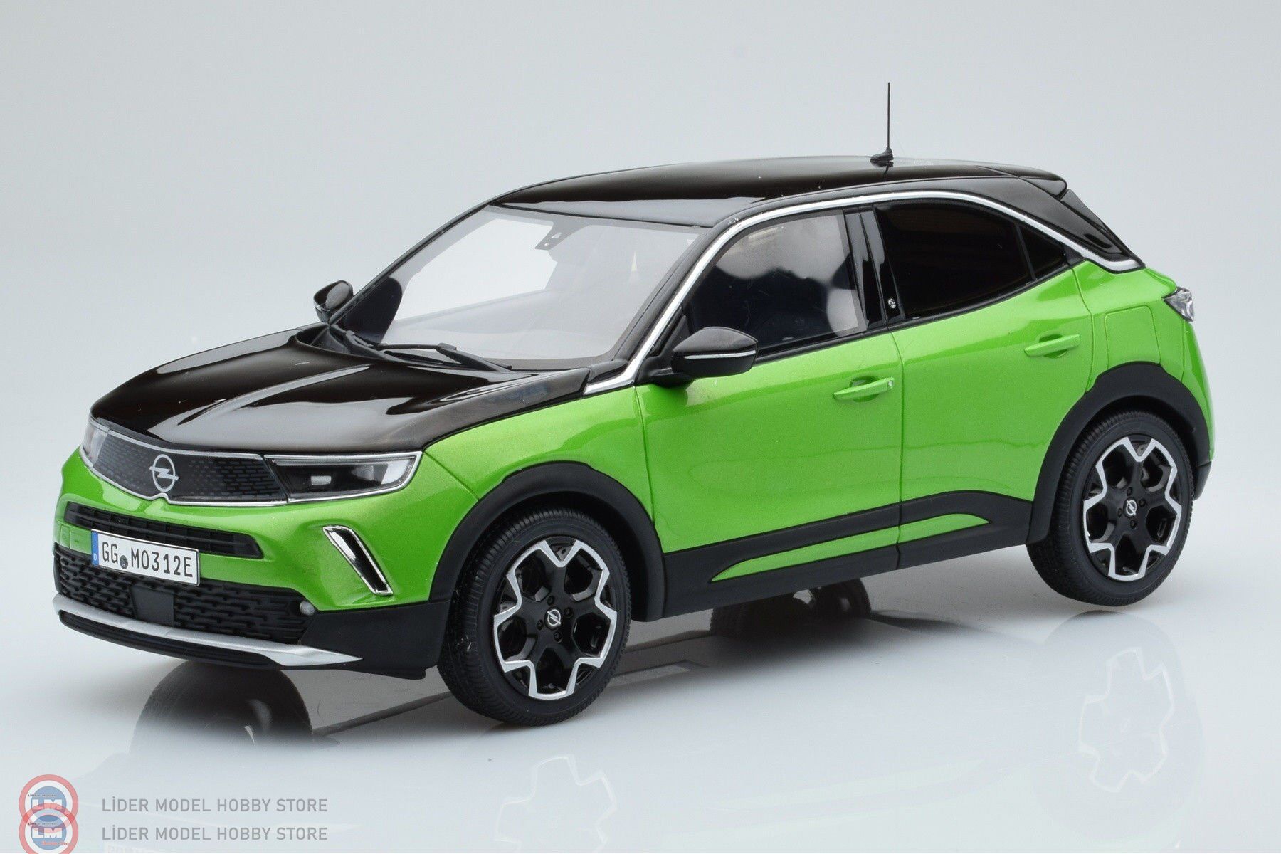 1:18 OTTO 2021 Opel Mokka-e GS Line