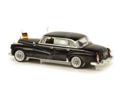 1:43 1962 Mercedes 300D W189