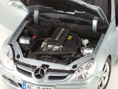 KUSURLU 1:18 2004 Mercedes Benz SLK Class
