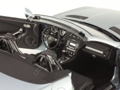 KUSURLU 1:18 2004 Mercedes Benz SLK Class