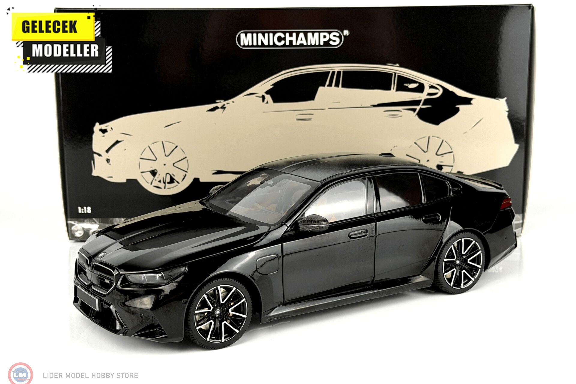 1:18 Minichamps 2024 BMW M5 G90 Black Metallic