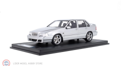 1:18 RadScale 1998 Volvo S70R