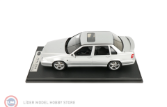 1:18 RadScale 1998 Volvo S70R