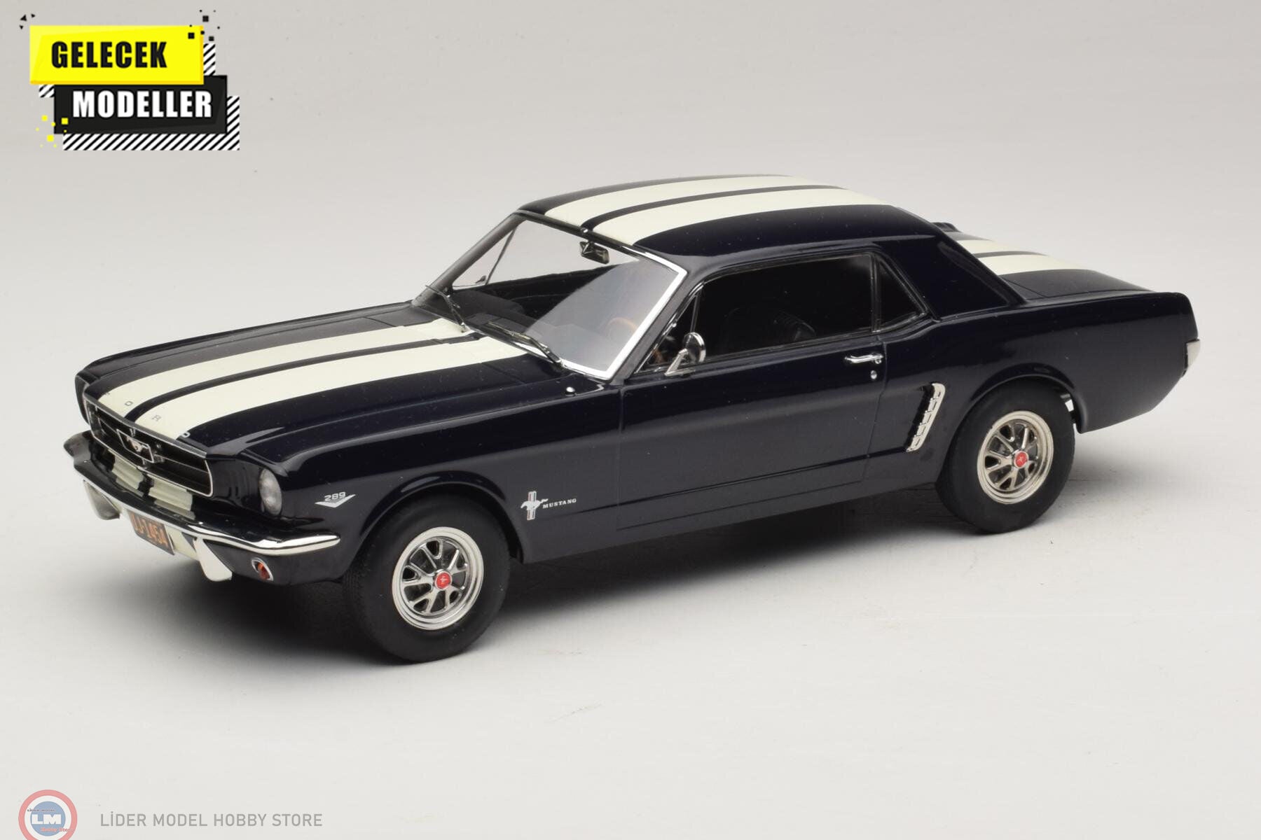 1:18 Norev 1966 Ford Mustang Coupe - Nightmist Blue